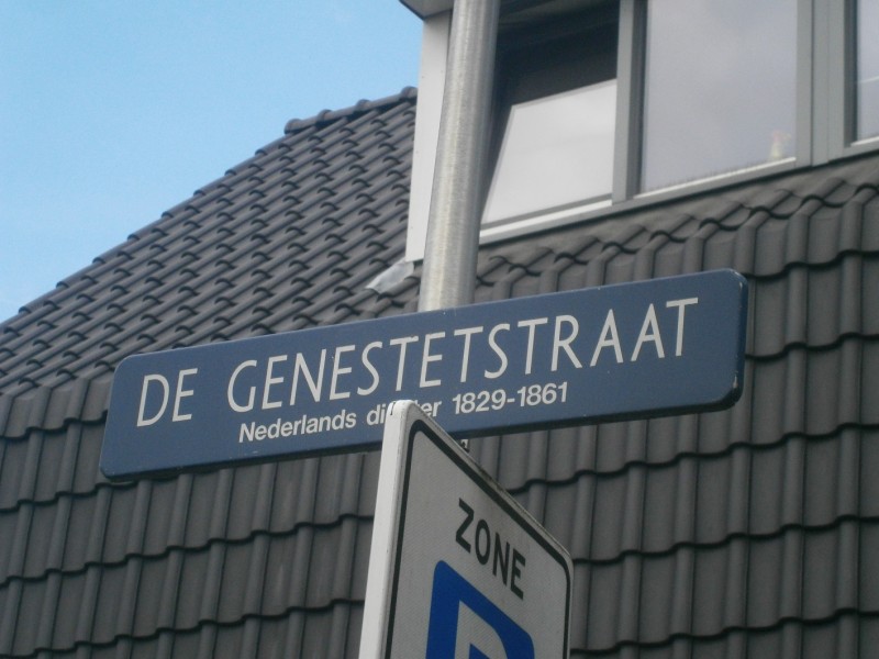 De Genestetstraat straatnaambord.JPG