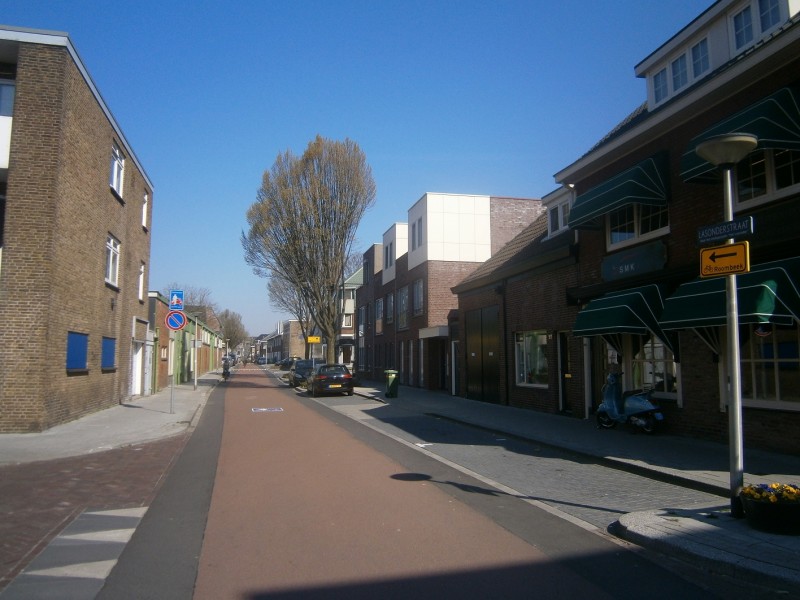 Lasonderstraat vanaf Dr. Benthemstraat.JPG
