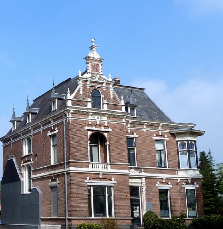 Hengelosestraat 98 stadsvilla is gebouwd in 1896 in opdracht van de textielfabrikant W.H. van Heek.jpg