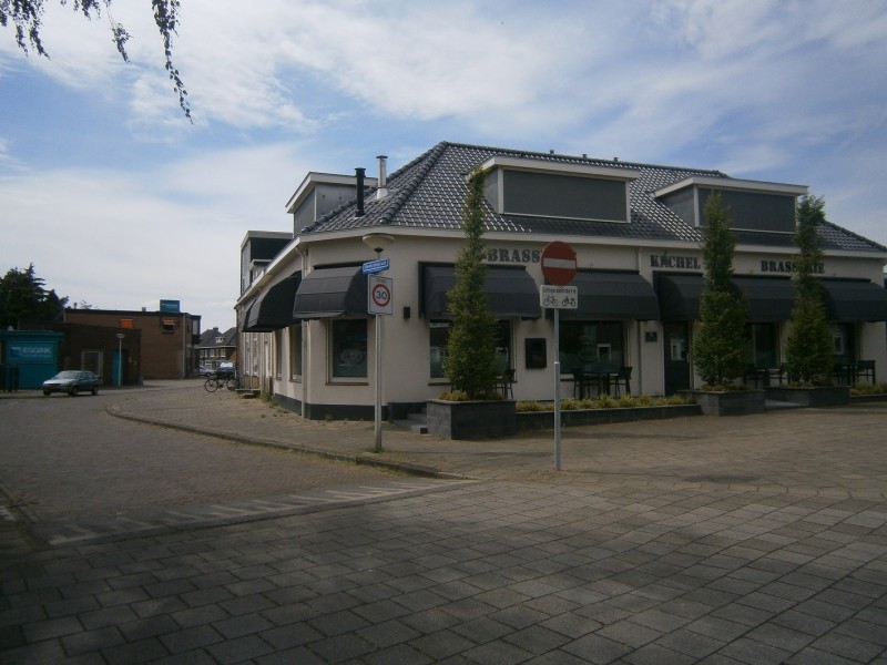 Bentrotstraat hoek Schouwinkstraat Brasserie De Kachel.JPG