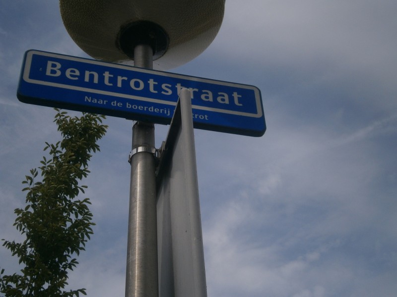 Bentrotstraat straatnaambord (2).JPG