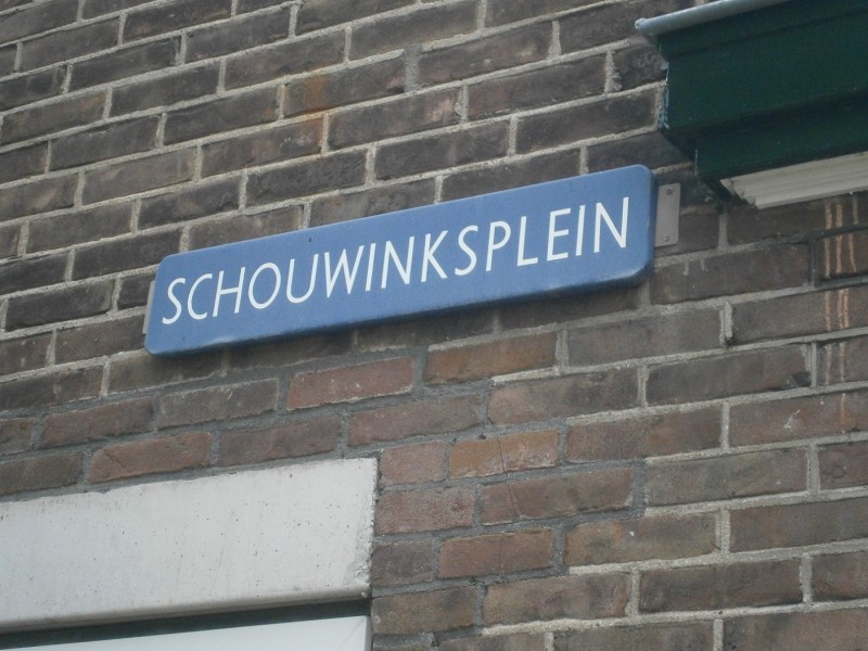 Schouwinksplein straatnaambord.JPG