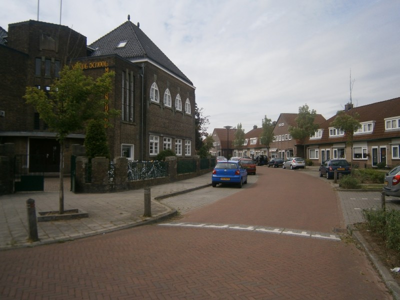 Elshofstraat hoek Leemkuilstraat OBS De Fontein.JPG
