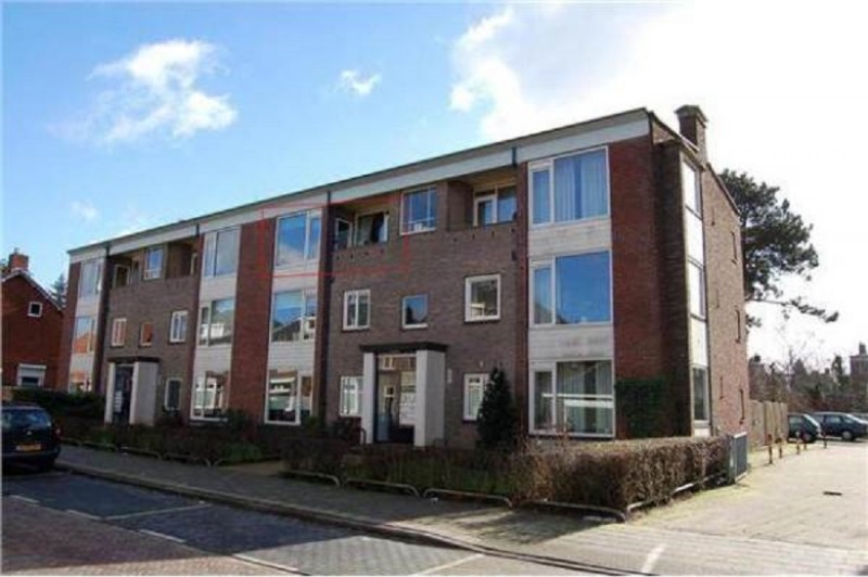 Bentrotstraat 2-26 appartementsgebouw uit 1952.jpg