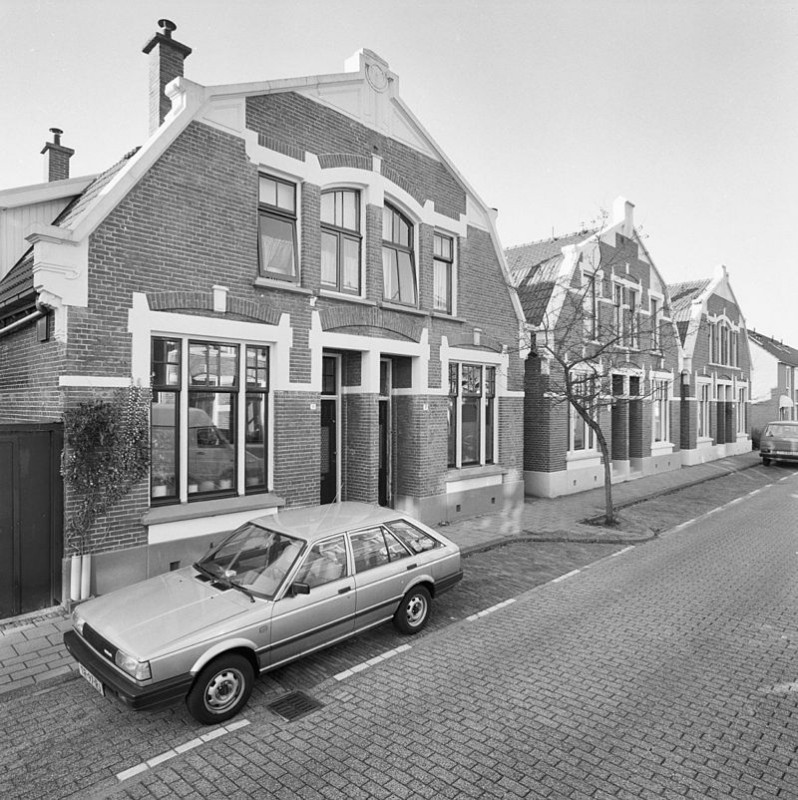 C.J. Snuifstraat 5-15 drie dubbele woonhuizen, gemeentelijk monument.jpg