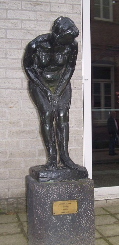 Minkgaarde bronzen beeld Suzanne van kunstenaar Gooitzen de Jong..JPG