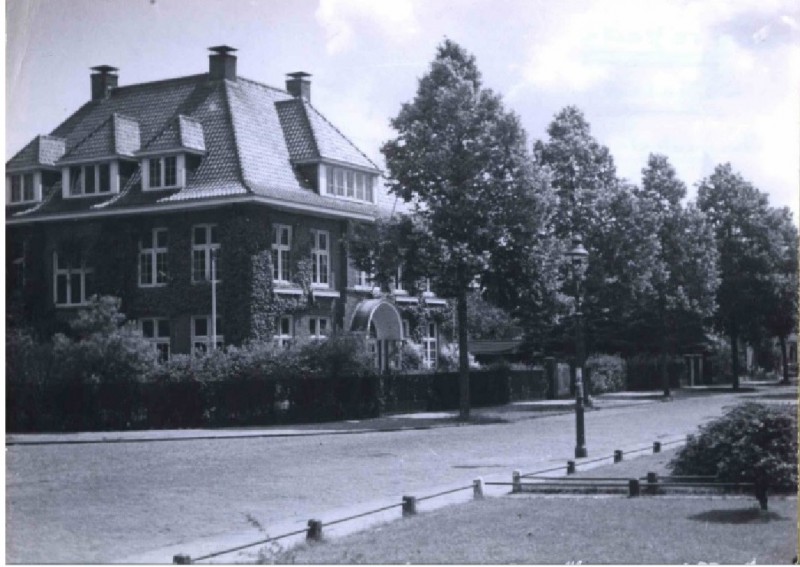 Minister Loudonlaan 1943 Neutrale lagere school, de Enschedese schoolvereniging (E.S.V.).jpg