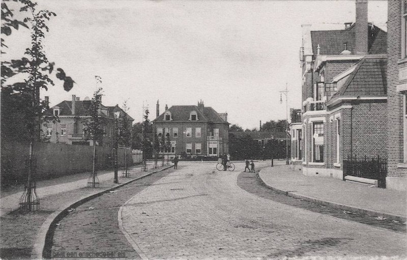Nijverheidstraat gebouw Enschedese School Vereniging hoek M.H. Tromplaan en Piet Heinstraat.jpg