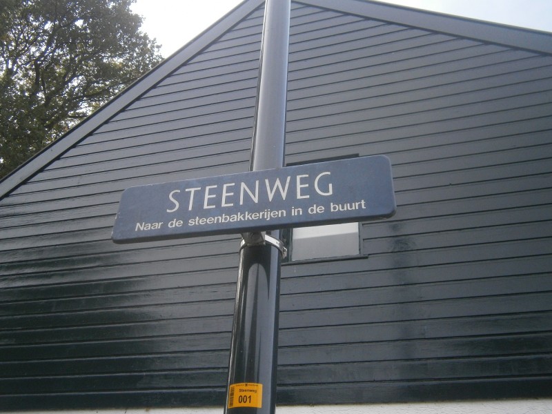 Steenweg straatnaambord.JPG