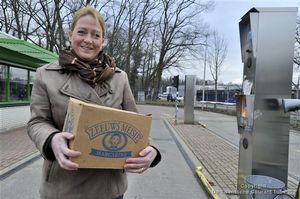 Brenda Kroondijk bindt de kat de bel aan. foto Frans Nikkels