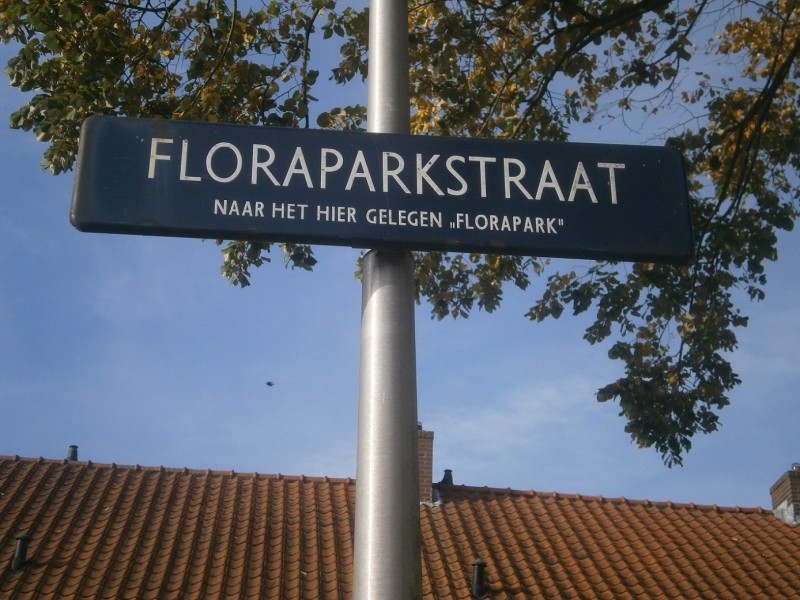 Floraparkstraat straatnaambord (4).JPG