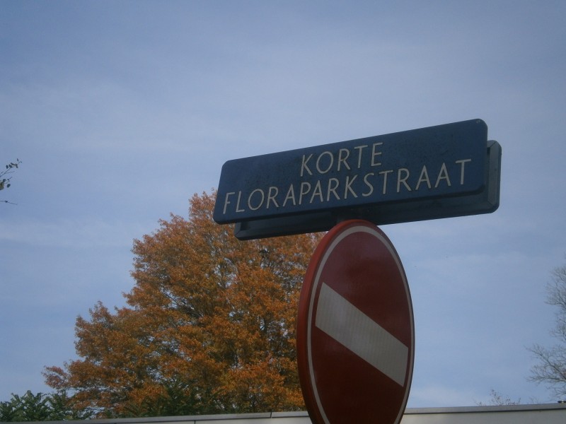 Korte Floraparkstraat straatnaambord.JPG