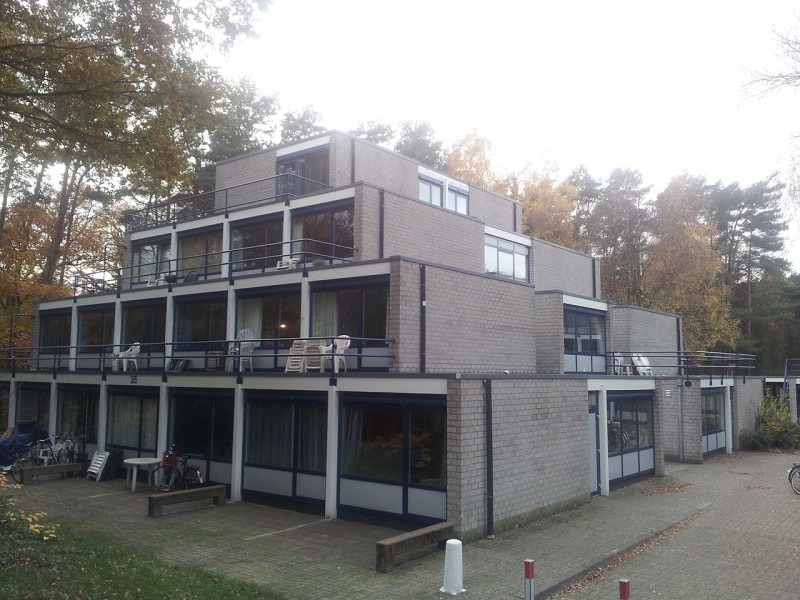 Matenweg 73-75 Witbreuksweg 377-401 Universiteit Twente piramidewoningen (5).jpg