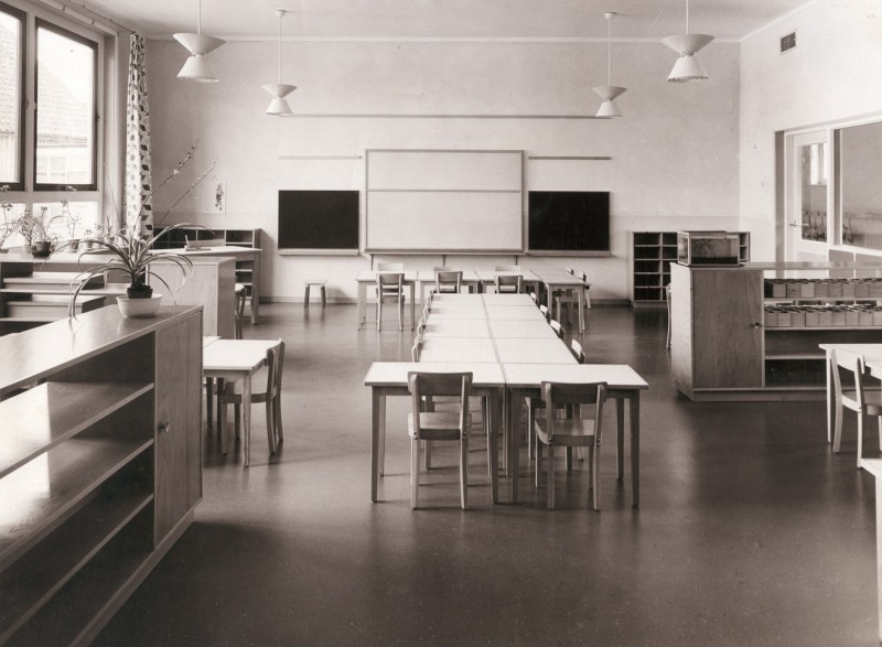 Algolstraat nterieur leslokaal van kleuterschool Rozeknop.Architect Dienst Openbare Werken en Volkshuisvesting Enschede.Bouwjaar 1956.jpg