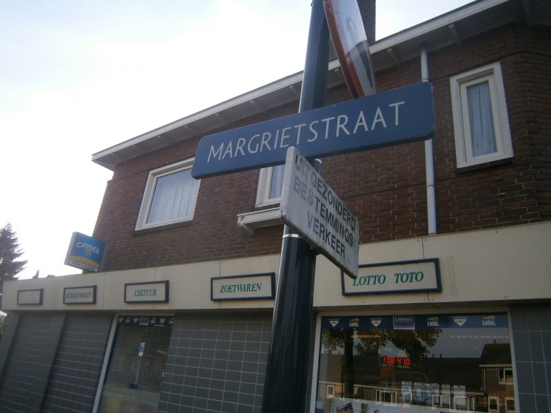 Margrietstraat straatnaambord .JPG