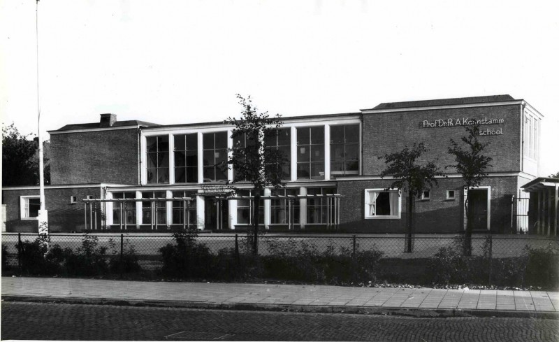 Daalweg 1960 Prof. Dr. Ph.A. Kohnstamschool, opening 21-11-1955..jpg