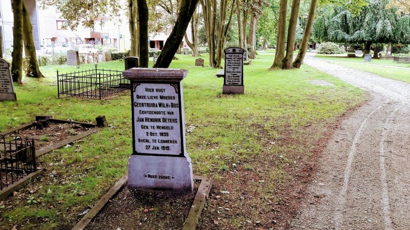 Deurningerstraat Boerenkerkhof begraafplaats gemeentelijk monument (2).jpg