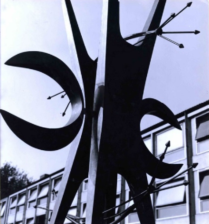 Lyceumlaan Kunstwerk De Spin bij het Kottenparkcollege 1970.jpg