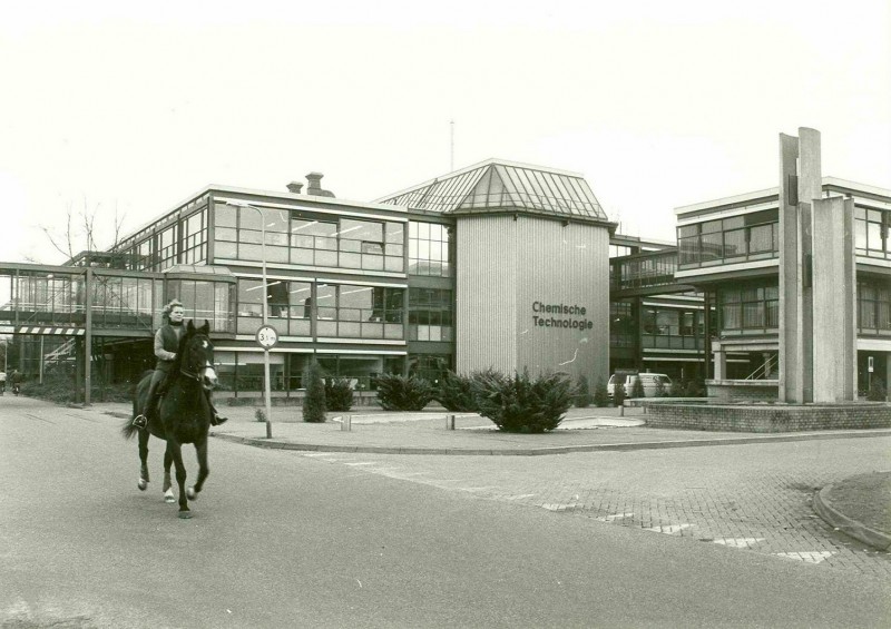 Hengelosestraat Universiteit Twente Voorheen Technische Hogeschool Twente (THT); gebouw van de faculteit Chemische Technologie.jpg