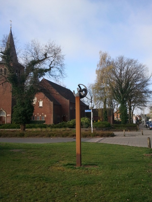 Varviksingel hoek Joh.Wagenaarstraat kunstwerk De Bal, kunstenaar Cees Willemsen.jpg