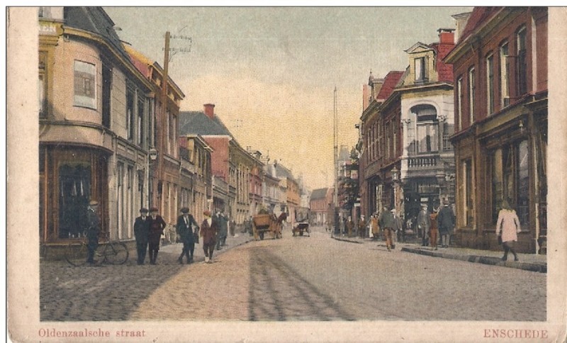 Oldenzaalsestraat rechts Wilhelminastraat.jpg