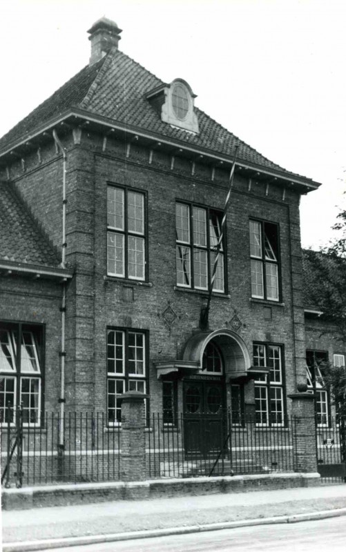 Kortenaerstraat 1930 Kortenaerschool aan de Kortenaerstraat nr. 4.jpg