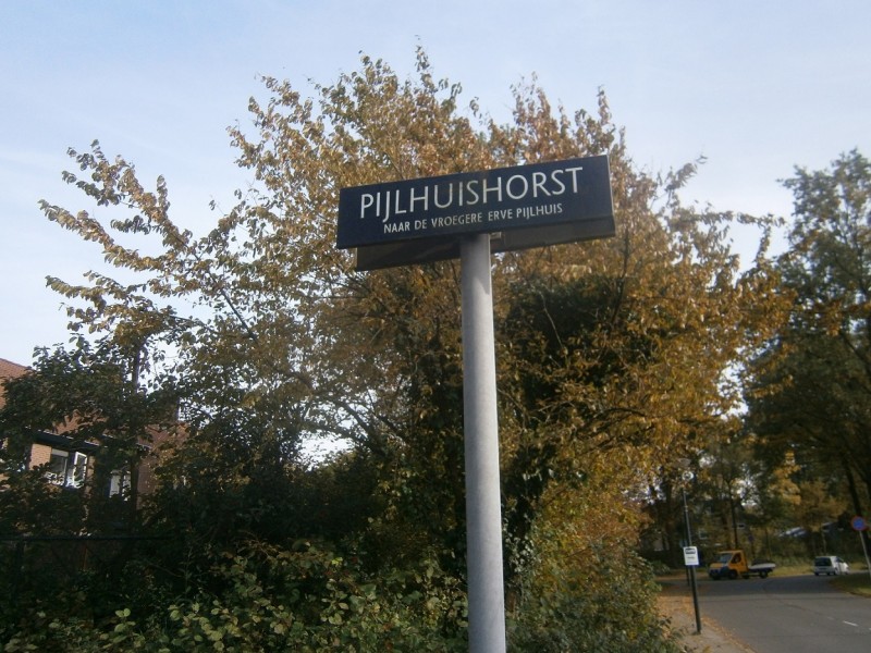 Pijlhuishorst straatnaambord.JPG