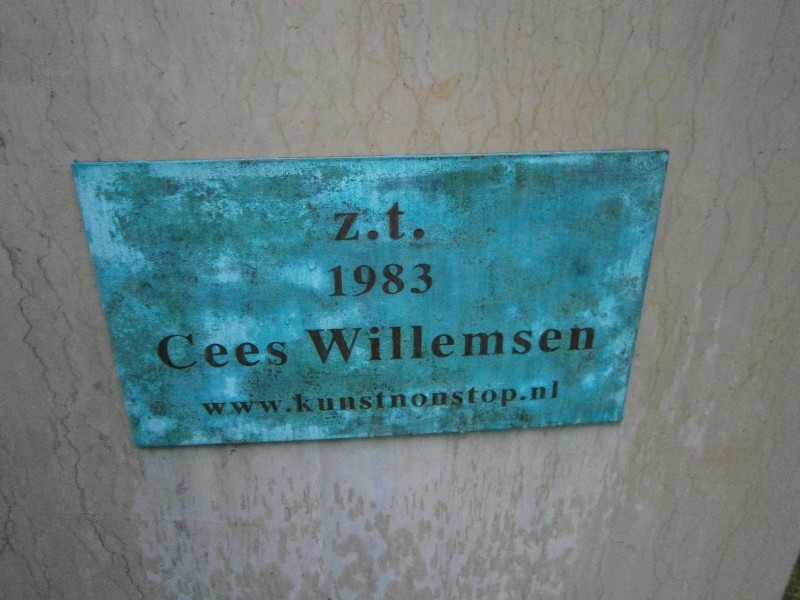 M.H. Tromplaan Saxioninfobord kunstwerk bronzen paard van kunstenaar Cees Willemsen.JPG