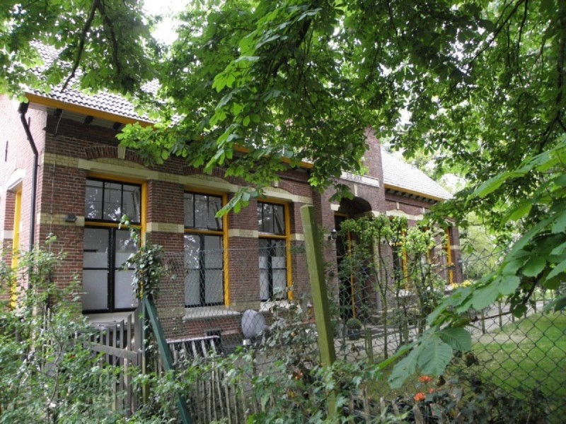 Knalhutteweg Spansschool nu De Ark.jpg