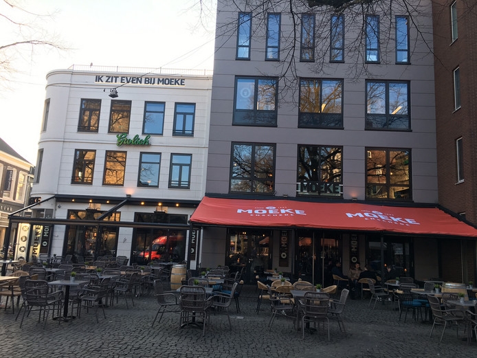 Grand café Moeke geopend op Oude Markt in Enschede.jpg