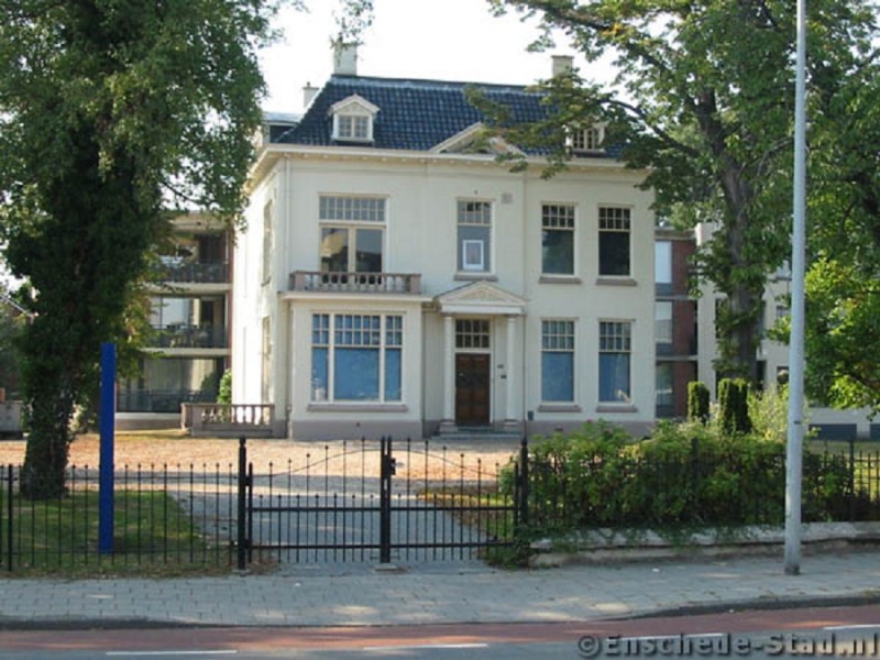 Oldenzaalsestraat 123 Villa 't Zeggelt gemeentelijk monument (2).jpg