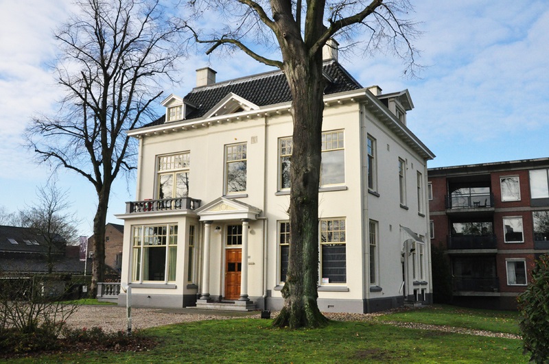 Oldenzaalsestraat 123 villa 't Zeggelt gemeentelijk monument.jpg
