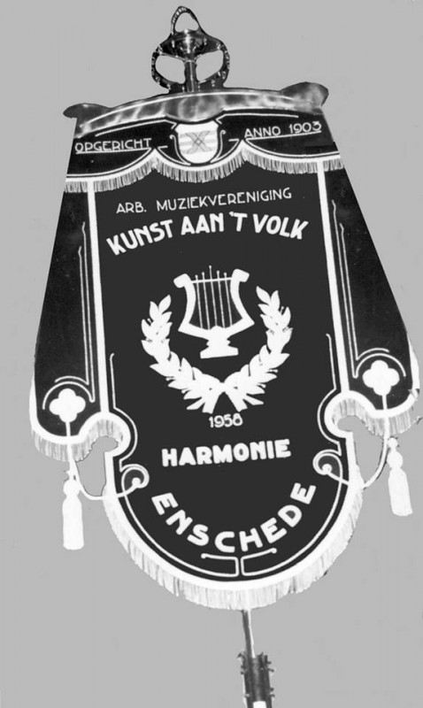 Vaandel Muziekvereniging Kunst aan 't Volk Harmonie 1958.jpg