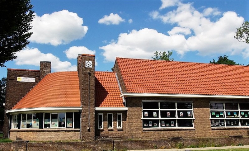 Bultsweg 170  school Het Glanerveld gemeentelijhk monument vroeger Bultserveschool en J.H. Pestalozzieschool (2).jpg