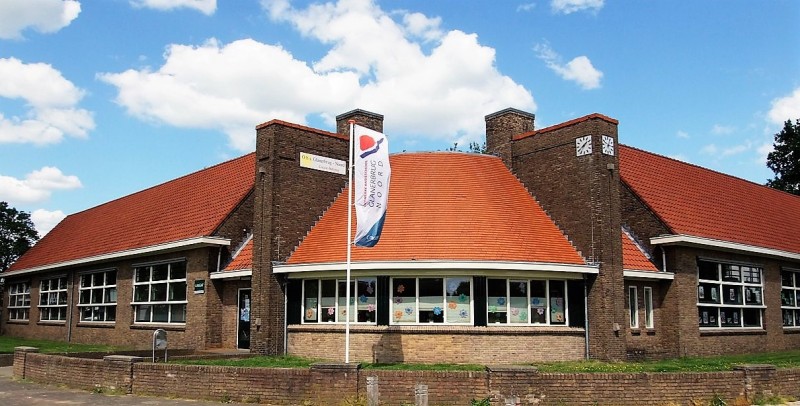 Bultsweg 170  school Het Glanerveld gemeentelijhk monument vroeger Bultserveschool en J.H. Pestalozzieschool.jpg