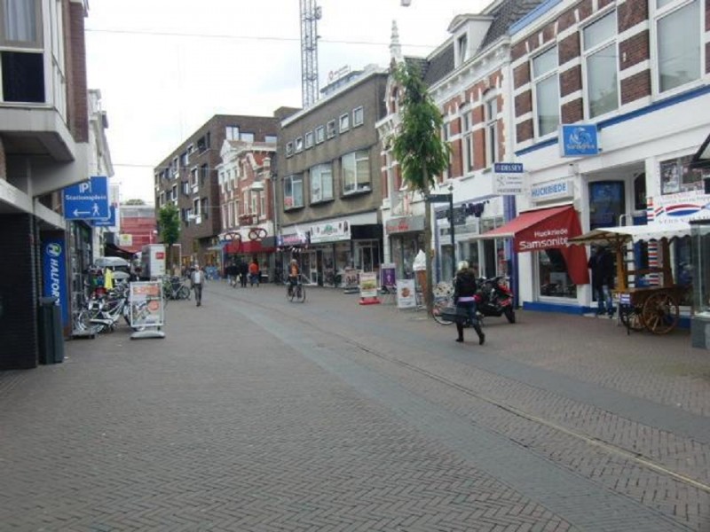 Korte Hengelosestraat 12A rechts Huckriede tassen.jpg