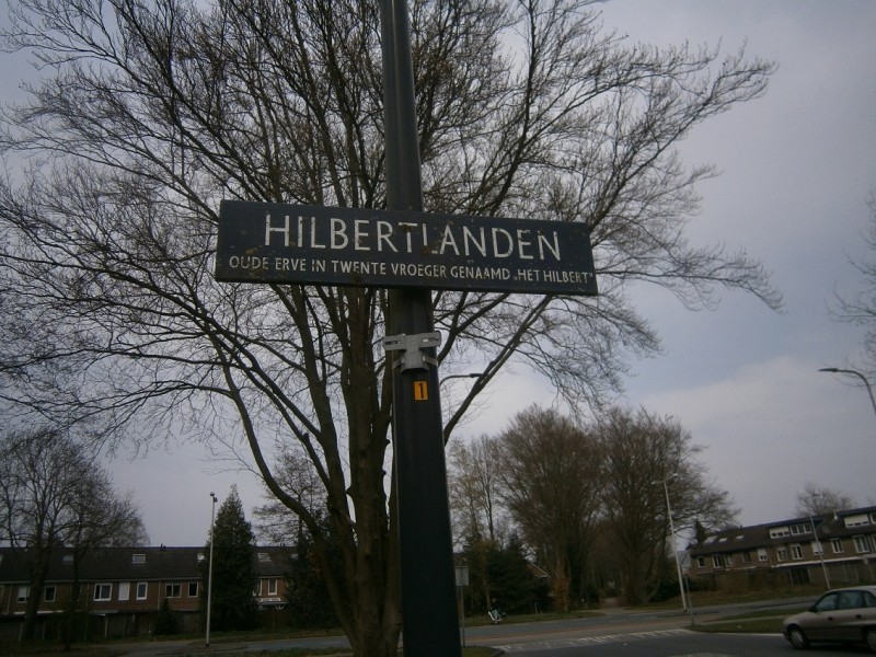 Hilbertlanden straatnaambord (2).JPG