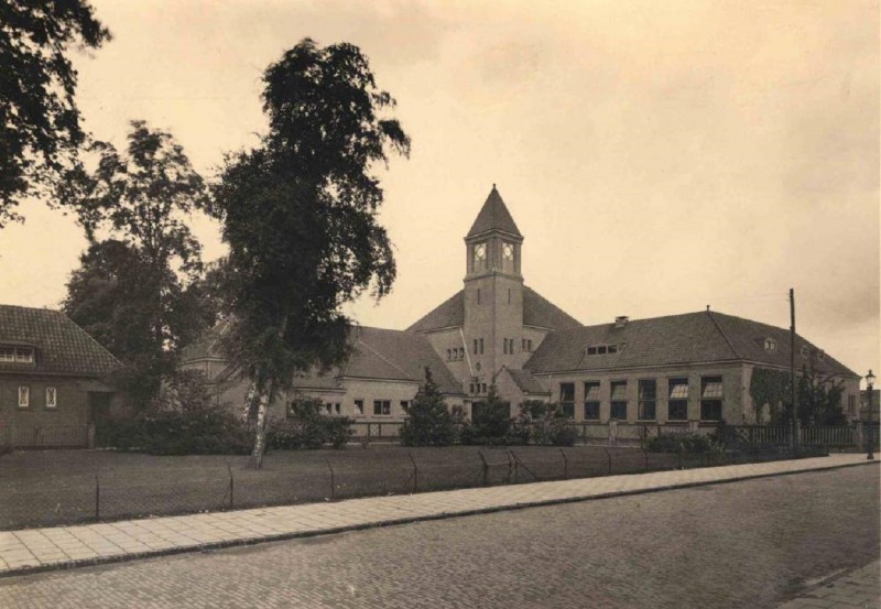 Spinnerstraat. Pathmosschool 1931.jpg