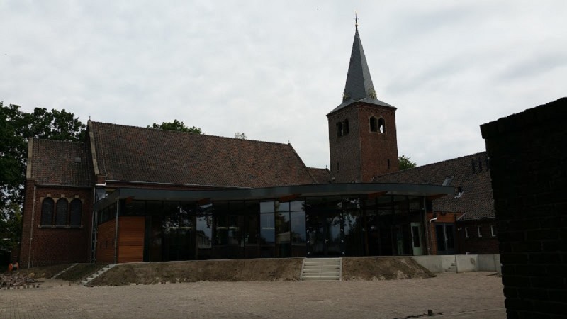 Dr. J. Wagenaarstraat 6 Vredeskerk. gemeentelijk monument.jpg