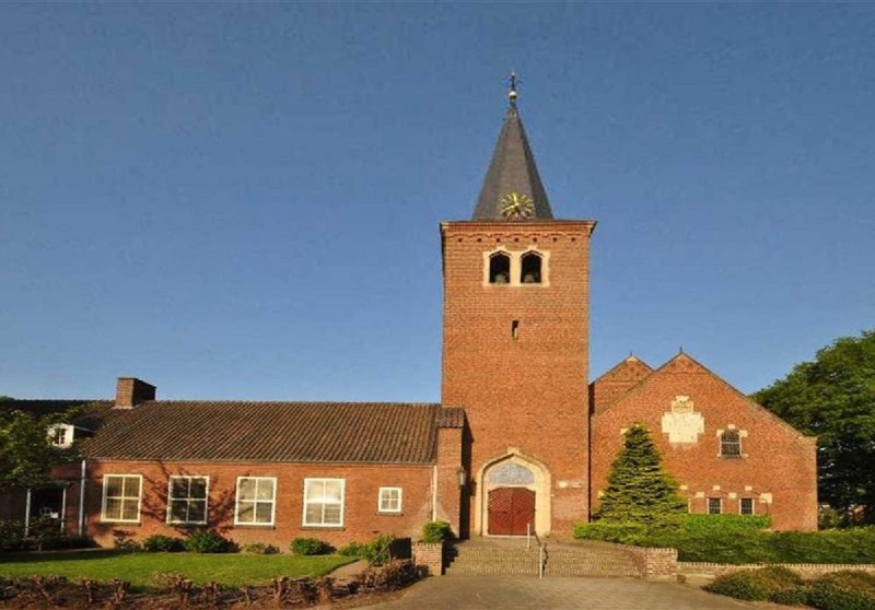 Dr. J. Wagenaarstraat 6 hoek Varviksingel Vredeskerk. Nu Ontmoetingskerk en gemeentelijk monument. (2).jpg