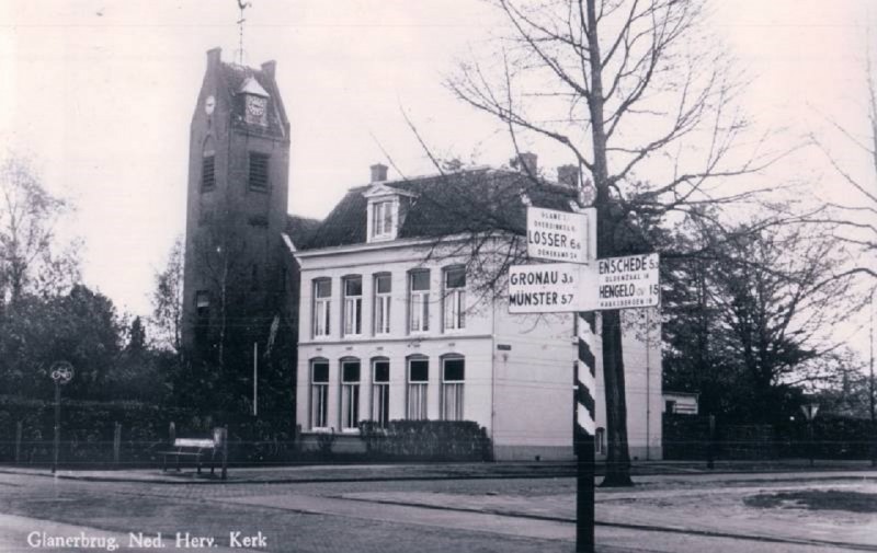 Gronausestraat hoek Tolstraat kerktoren.jpg