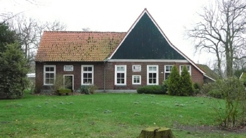 Helmerstraat 410 boerderij gemeentelijk monument.jpg