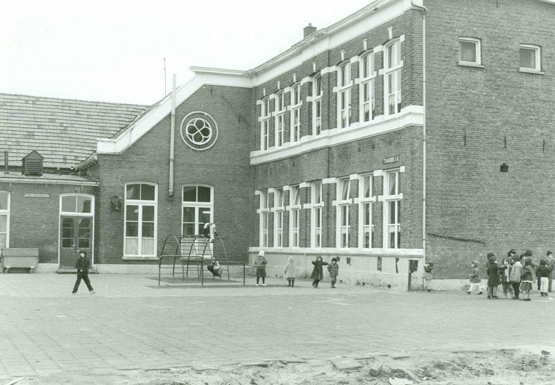 Noorderhagen Jacobusschool en kleuterschool 't Kwebbeltje in het Larinksticht.jpg