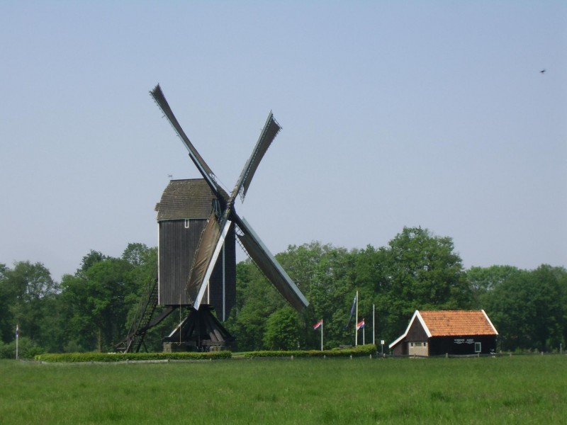 Helmerstraat wissinks mol met molenschuurtje.jpg