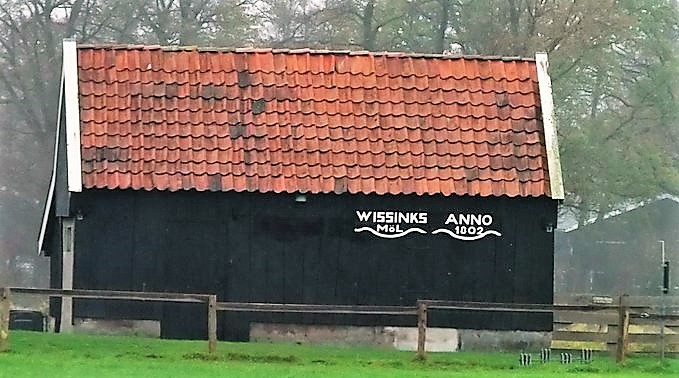 Helmerstraat Molenschuurtje bij Wissinksmolen gemeentelijk monument.jpg