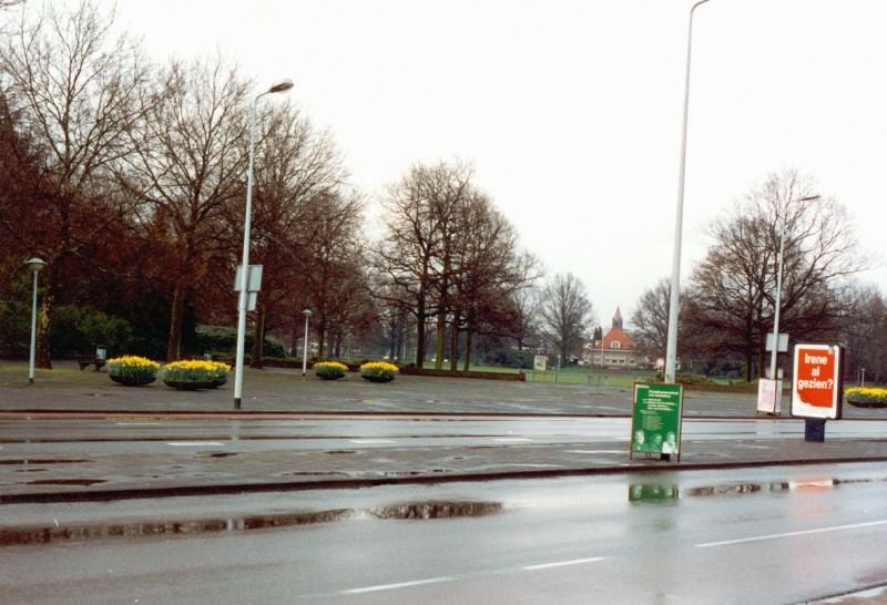 Boddenkampsingel Hoofdingang G.J. van Heekpark.jpg