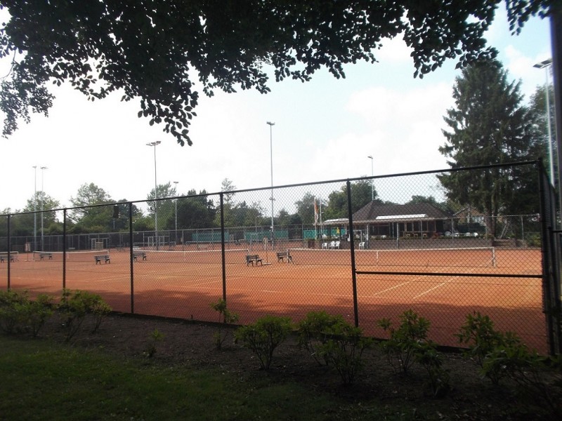 van Heekpark tennisbaan.JPG