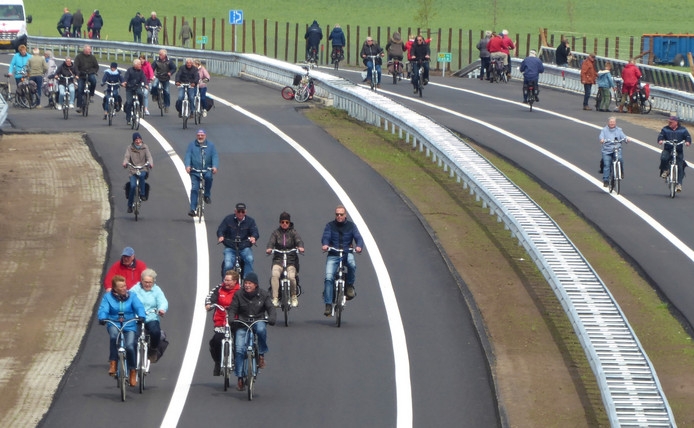 De N18 is nog niet officieel open, maar het eerste ongeluk is al een feit.jpg