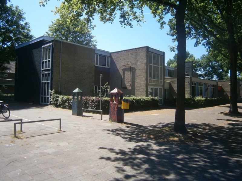 Adriaen van de Veldestraat 17 schoolgebouw OBS Het Palet vroeger Rembrandtschool.JPG