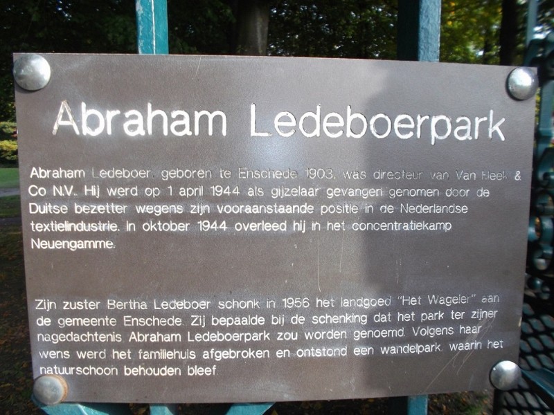 Hengelosestraat  informatiebord Ledeboerpark.JPG